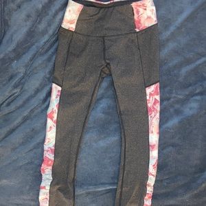 CALIA by Carrie Underwood Yoga capris. Size xs